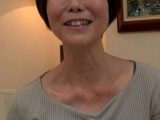 経理事務をしているショートヘアーが清楚な雰囲気の熟女がAV男優とSEXがしたくてAVデビュー！？