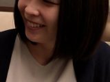 旦那を置いてひとり旅の人妻さんを食事に誘って、酔わせてそのままホテルに連れ込みラブラブ絶頂中出しセックス！