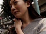 スーパーの買い物帰りの奥様にローカル番組のアンケートとロケ車に誘い下着見せてからのボディタッチに感じた奥様はホテルに移動して本格的に快楽SEX！